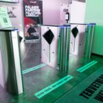 Speed Gate HG 02 — premium speed gate with RGB LED top and tempered glass